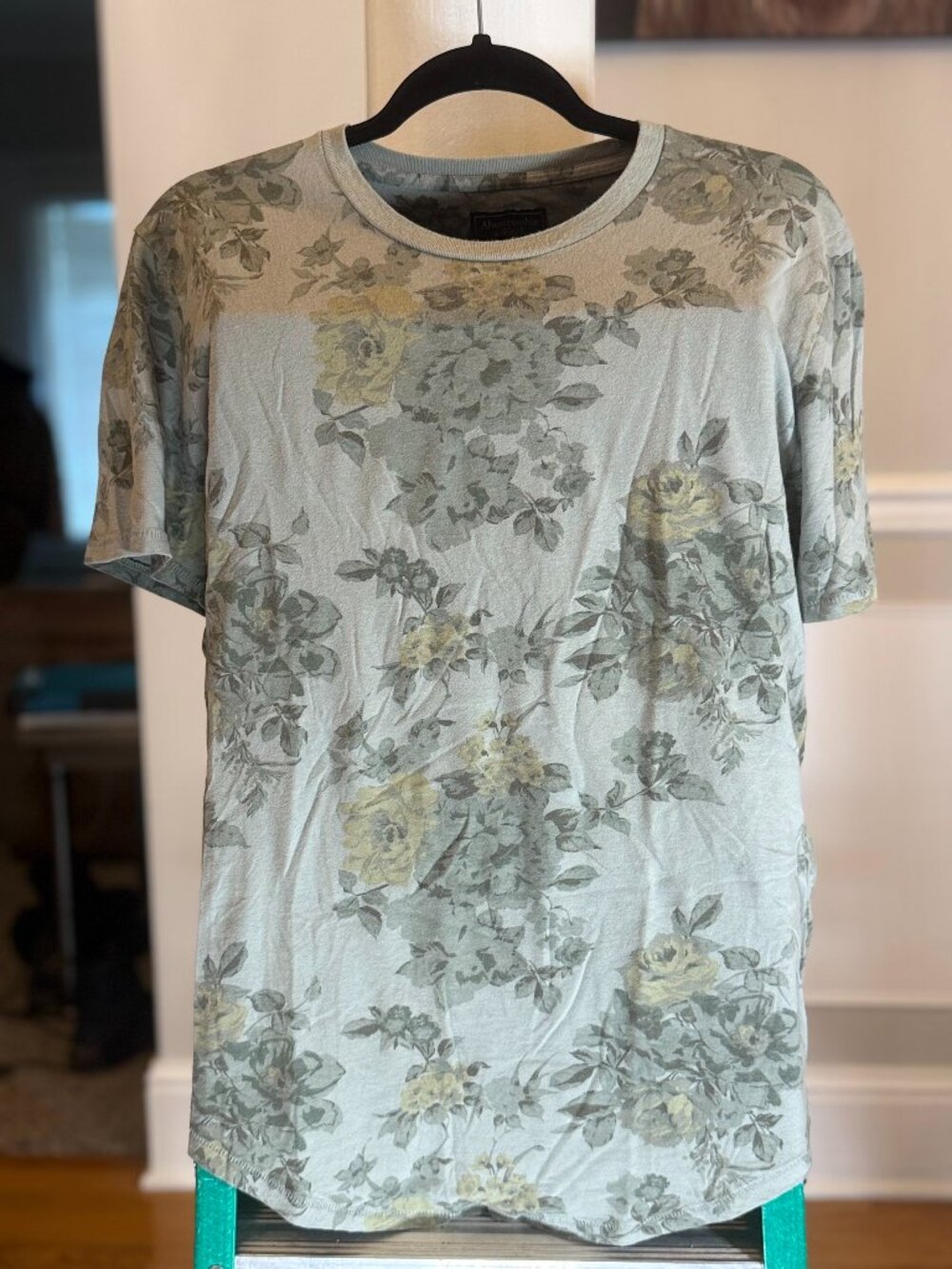 Abercrombie & Fitch Green Floral Print Tshirt Men's L